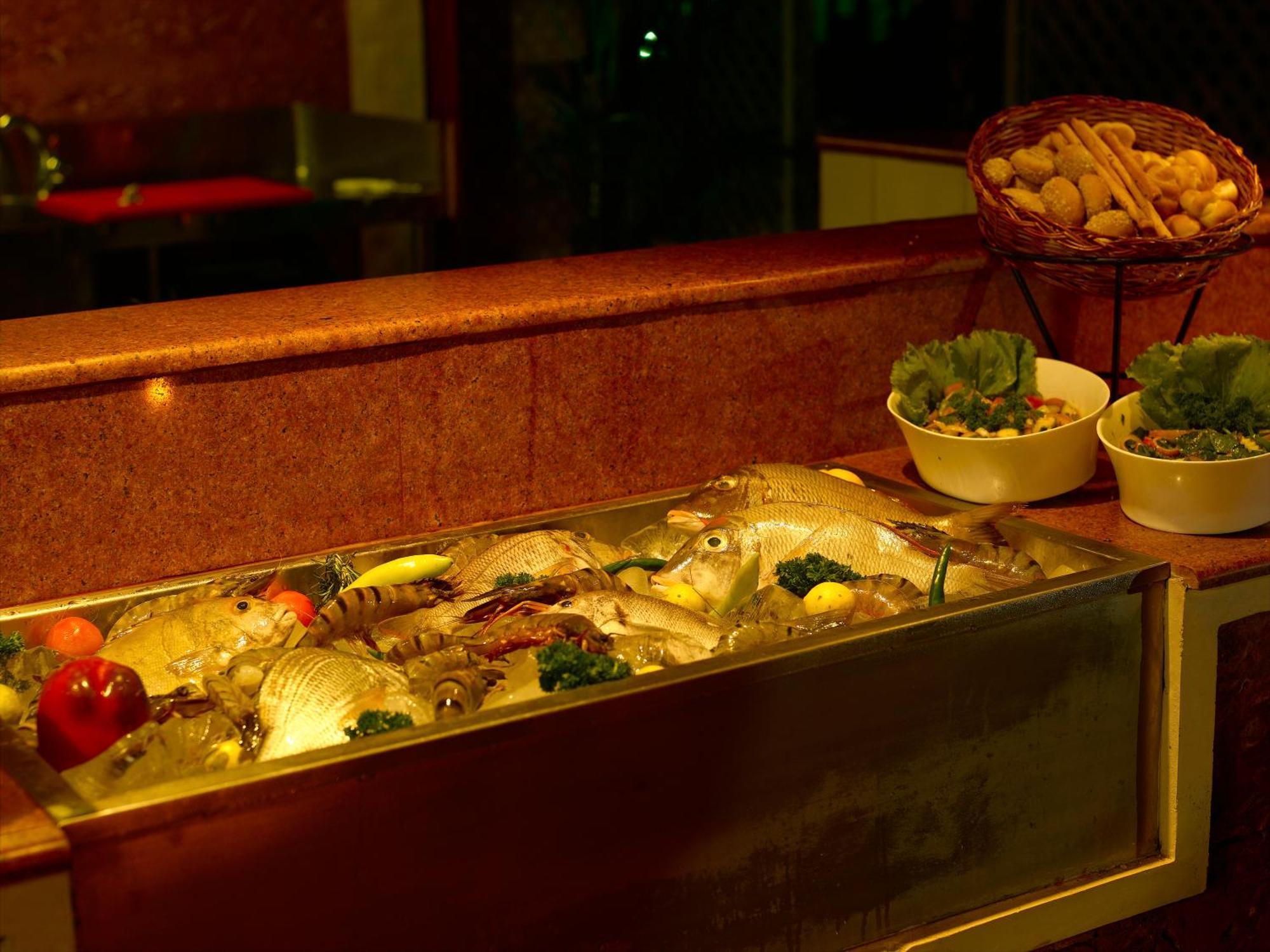 Vivanta Ernakulam, Marine Drive Kochi Restaurant foto