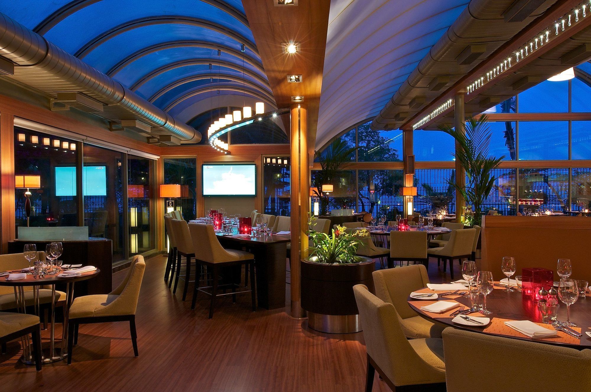 Vivanta Ernakulam, Marine Drive Kochi Restaurant foto